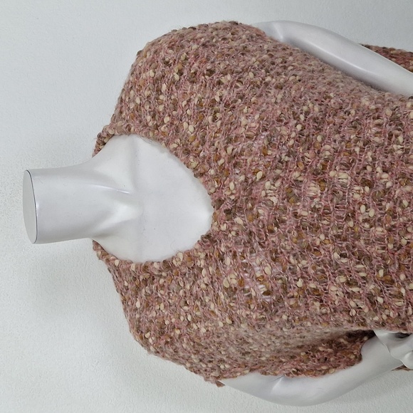 Max Studio NEW Pink Bouclé Knit Boho Cozy Warm Bohemian Coquette Poncho One Size - Picture 3 of 12